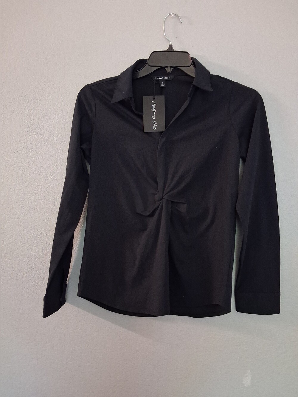 41 Hawthorn Black Twist-Front Button-Down Shirt